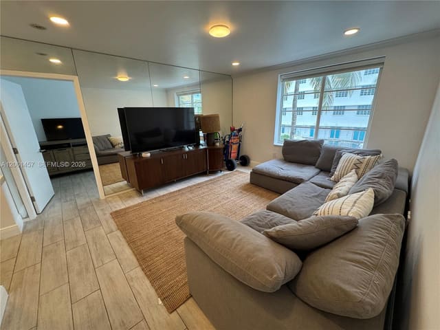 1460 Ocean Drive 305, Miami Beach, FL 33139