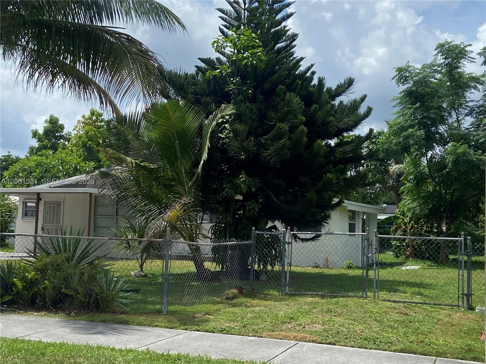 11530 SW 136th Street — photo 11