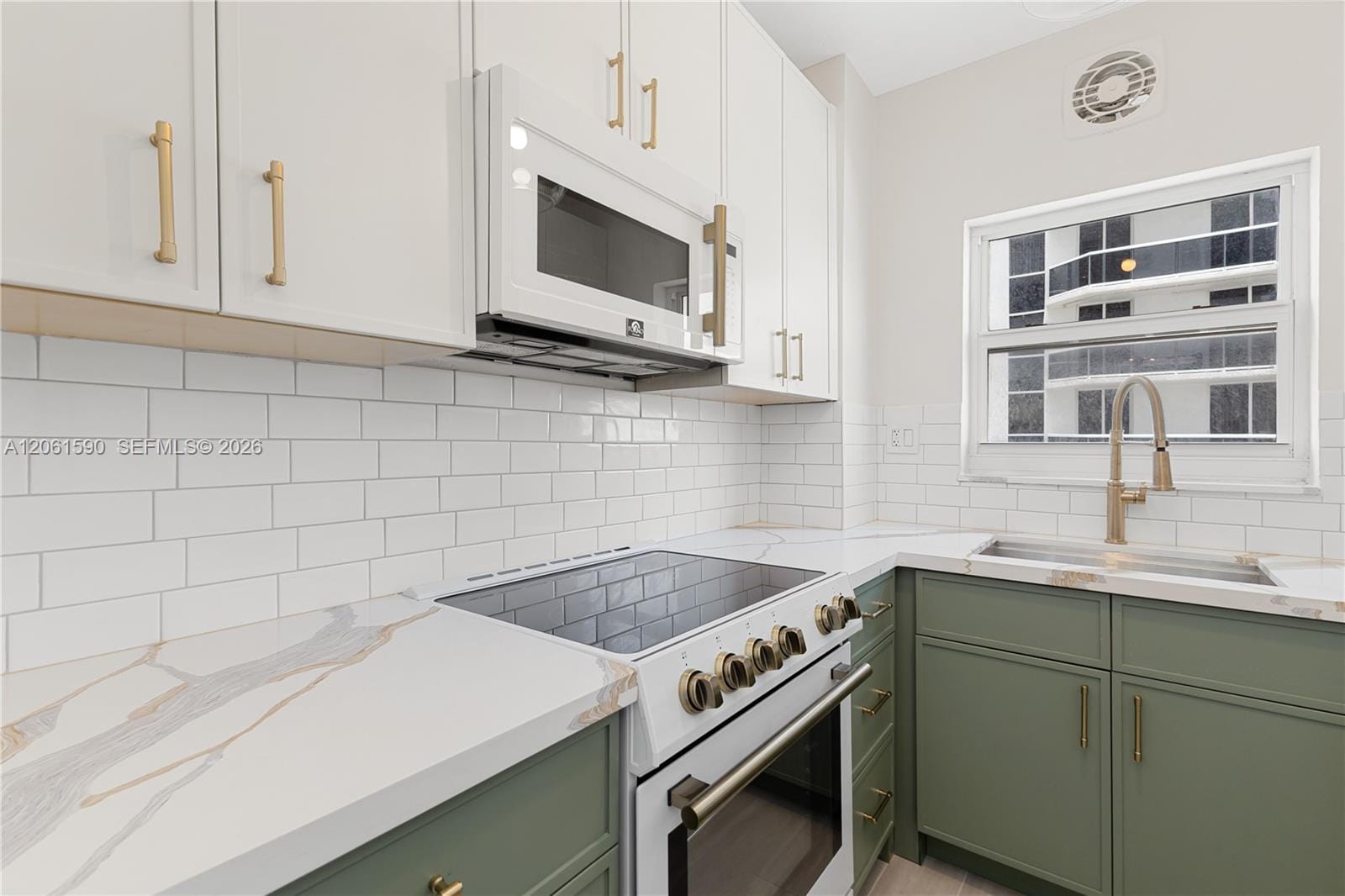 4747 Collins Avenue 709, Miami Beach, FL 33140 photo 1