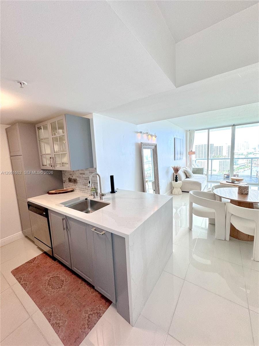 1861 S River Drive 2609 — photo 10
