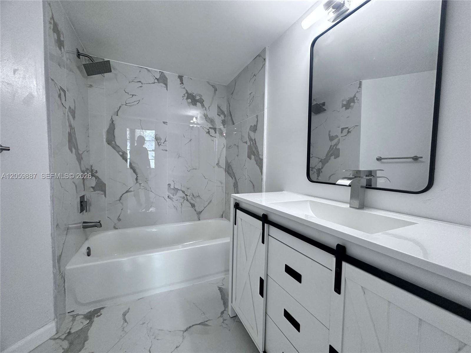 212 Lake Pointe Drive 107 — photo 4