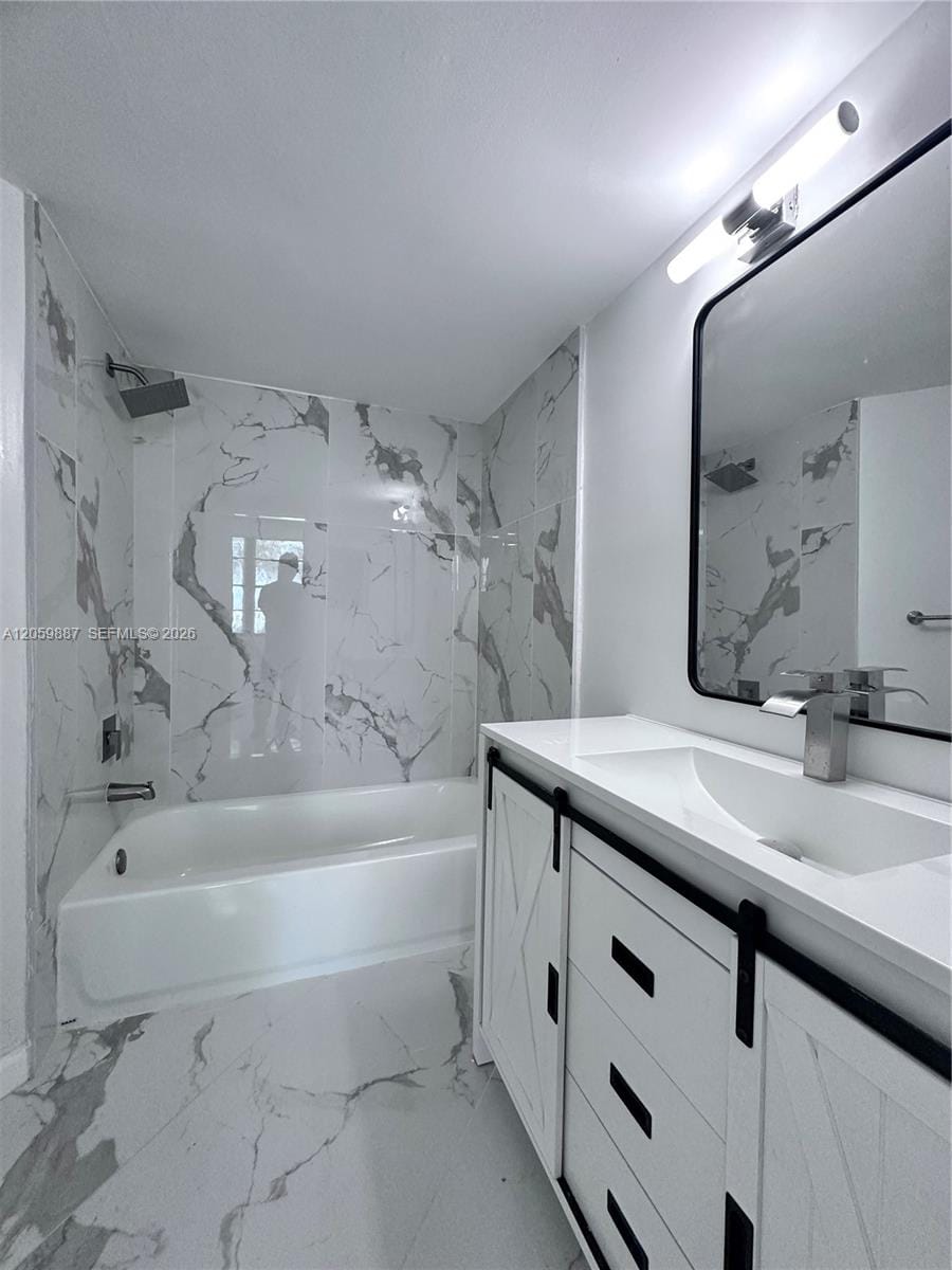 212 Lake Pointe Drive 107 — photo 5