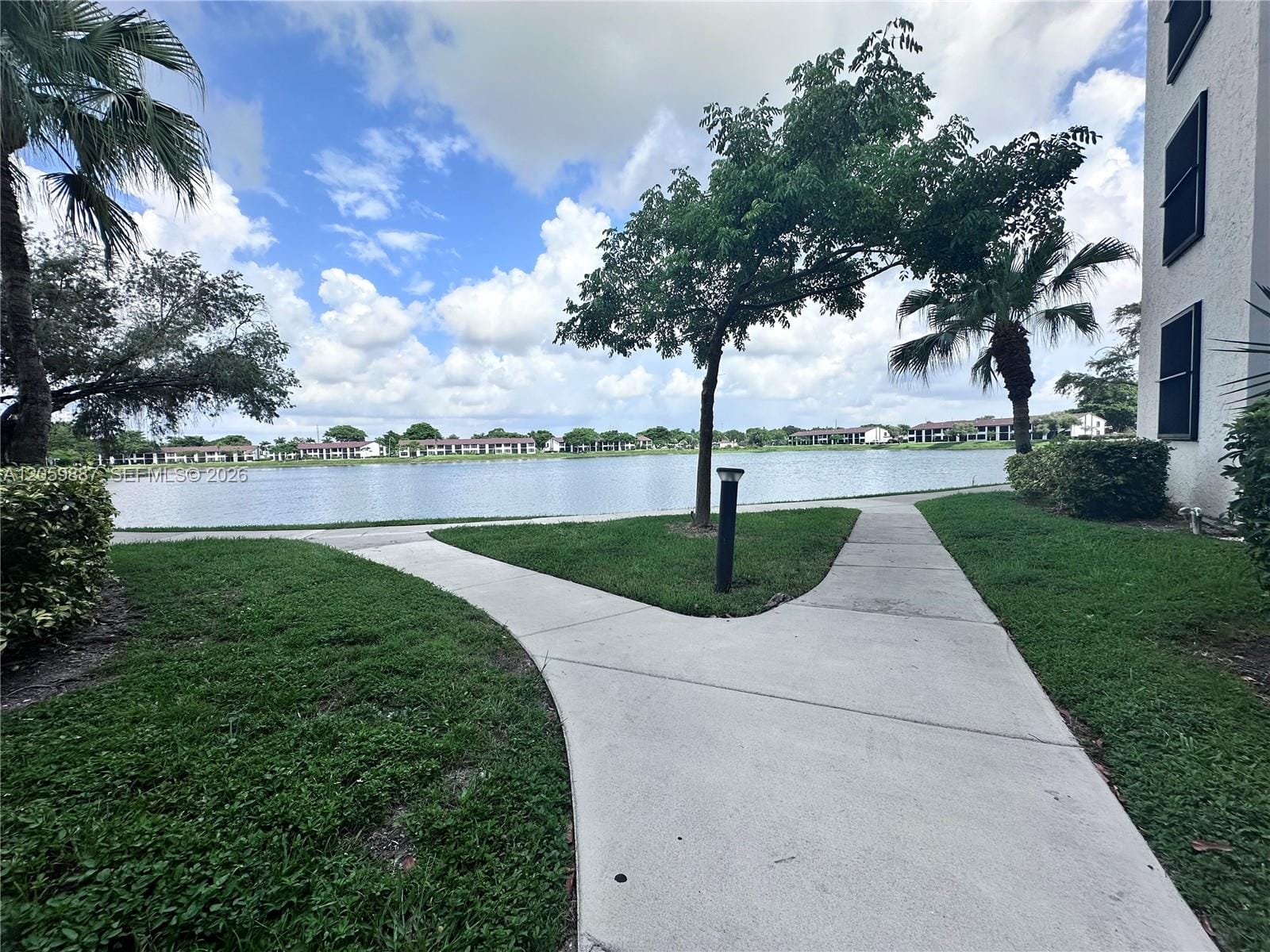 212 Lake Pointe Drive 107 — photo 9