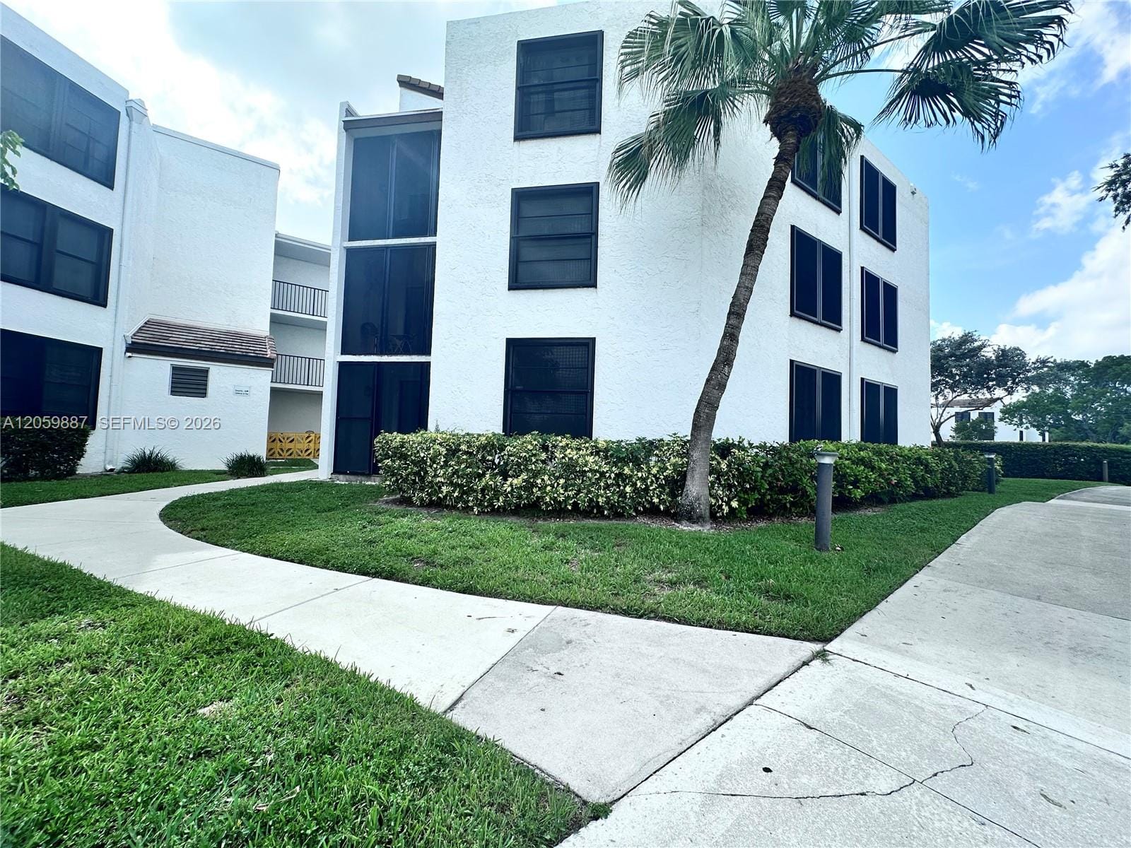 212 Lake Pointe Drive 107 — photo 10
