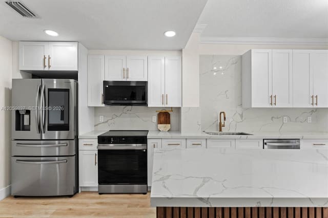 8424 NW 141st Lane 4307, sold in Villa Vizcaya, Miami Lakes, FL