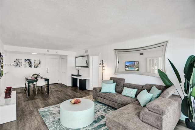5225 Collins Avenue 1110, Miami Beach, FL 33140