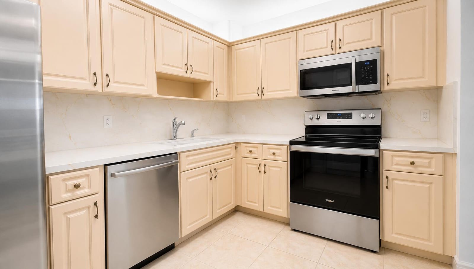 4001 HILLCREST Drive 705, Hollywood, FL 33021 photo 2