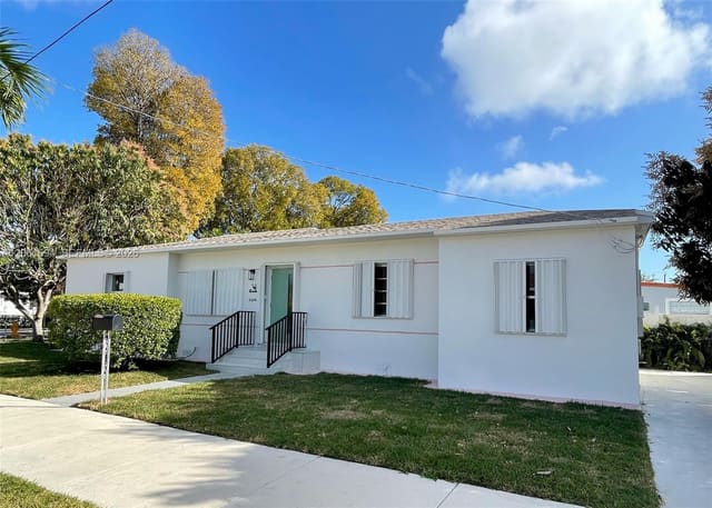 3200 SW 2nd Street B, Miami, FL 33135