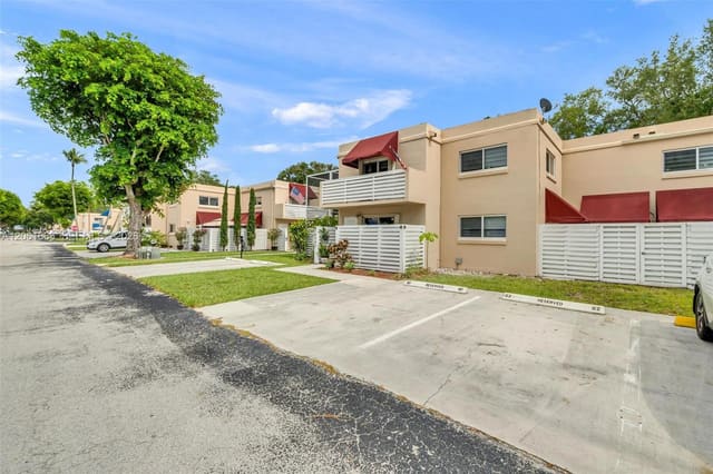 14382 SW 97th Terrace, sold in Kendall Center, Miami, FL