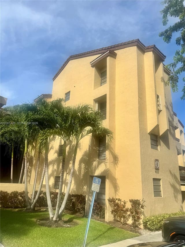 9022 SW 123rd Court O-201, Miami, FL 33186