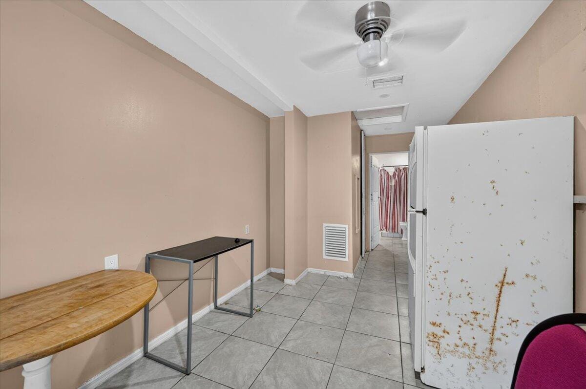 646 NE 38th Street — photo 12