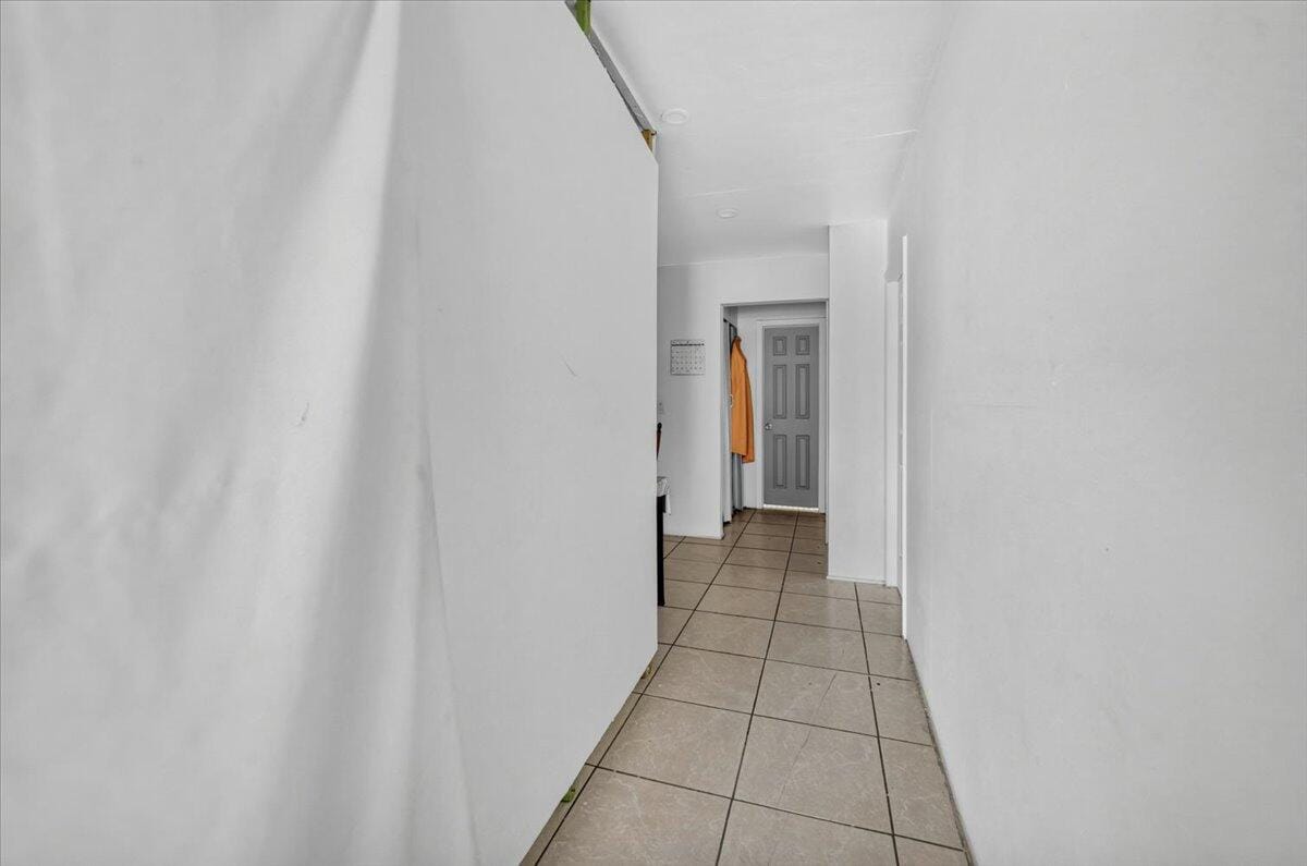 646 NE 38th Street, Oakland Park, FL 33334 photo 13