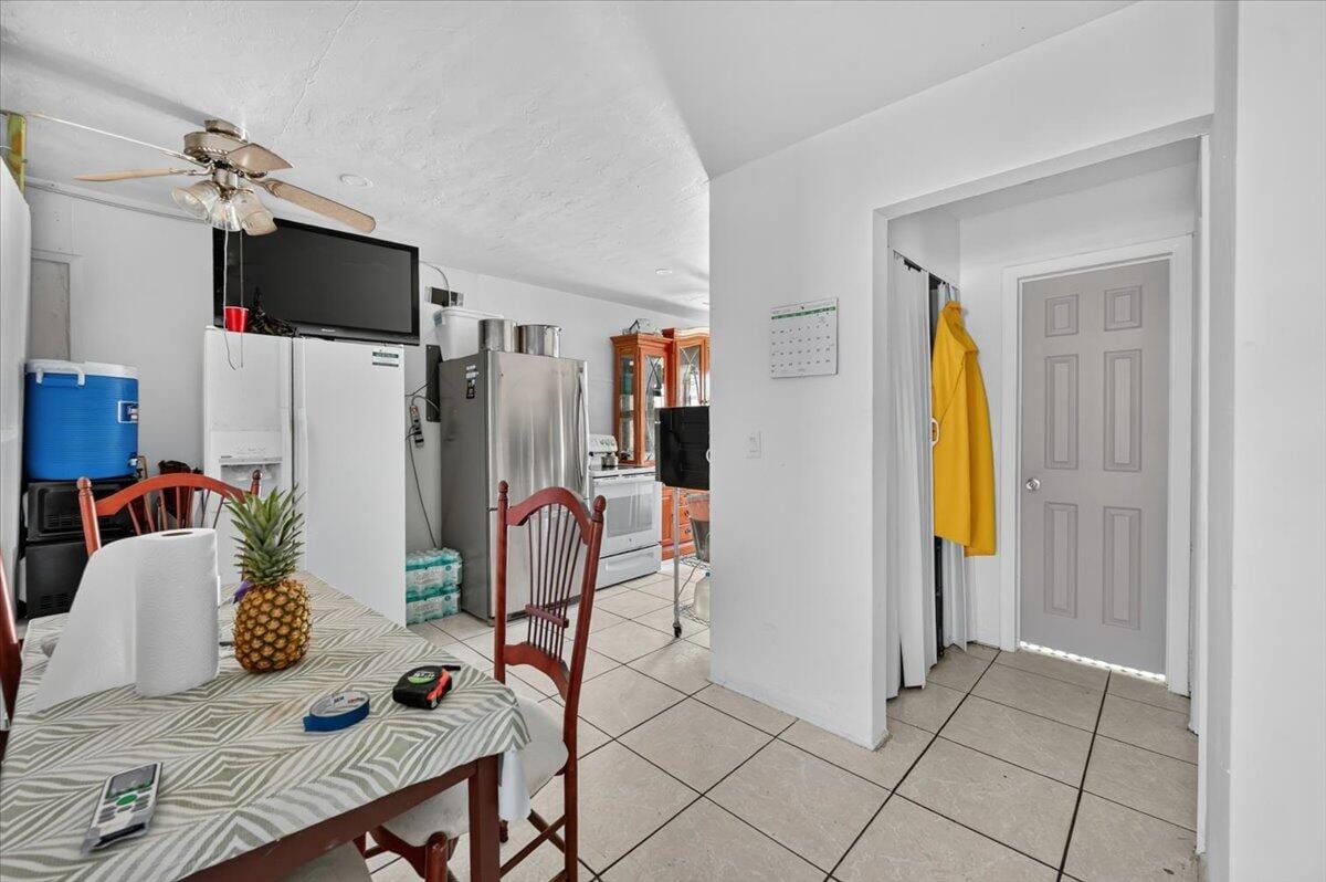 646 NE 38th Street, Oakland Park, FL 33334 photo 14