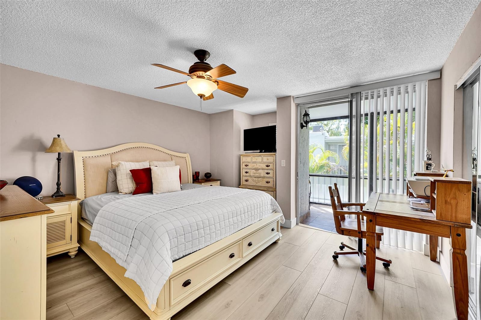 670 Kensington Place 5B — photo 4