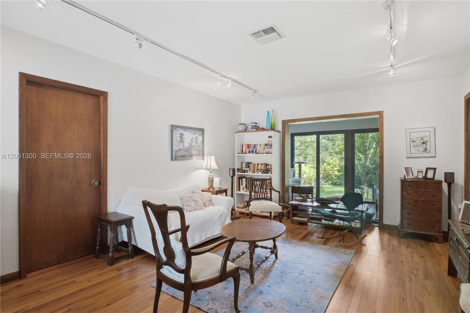 4152 Battersea Road — photo 3