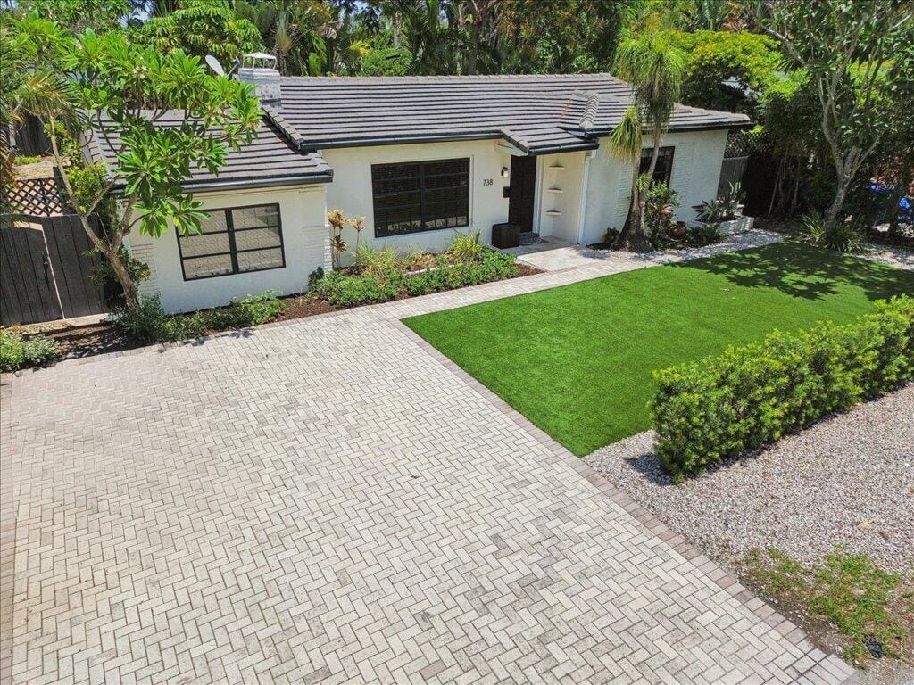 738 NE 16TH Avenue, Fort Lauderdale, FL 33304 photo 2