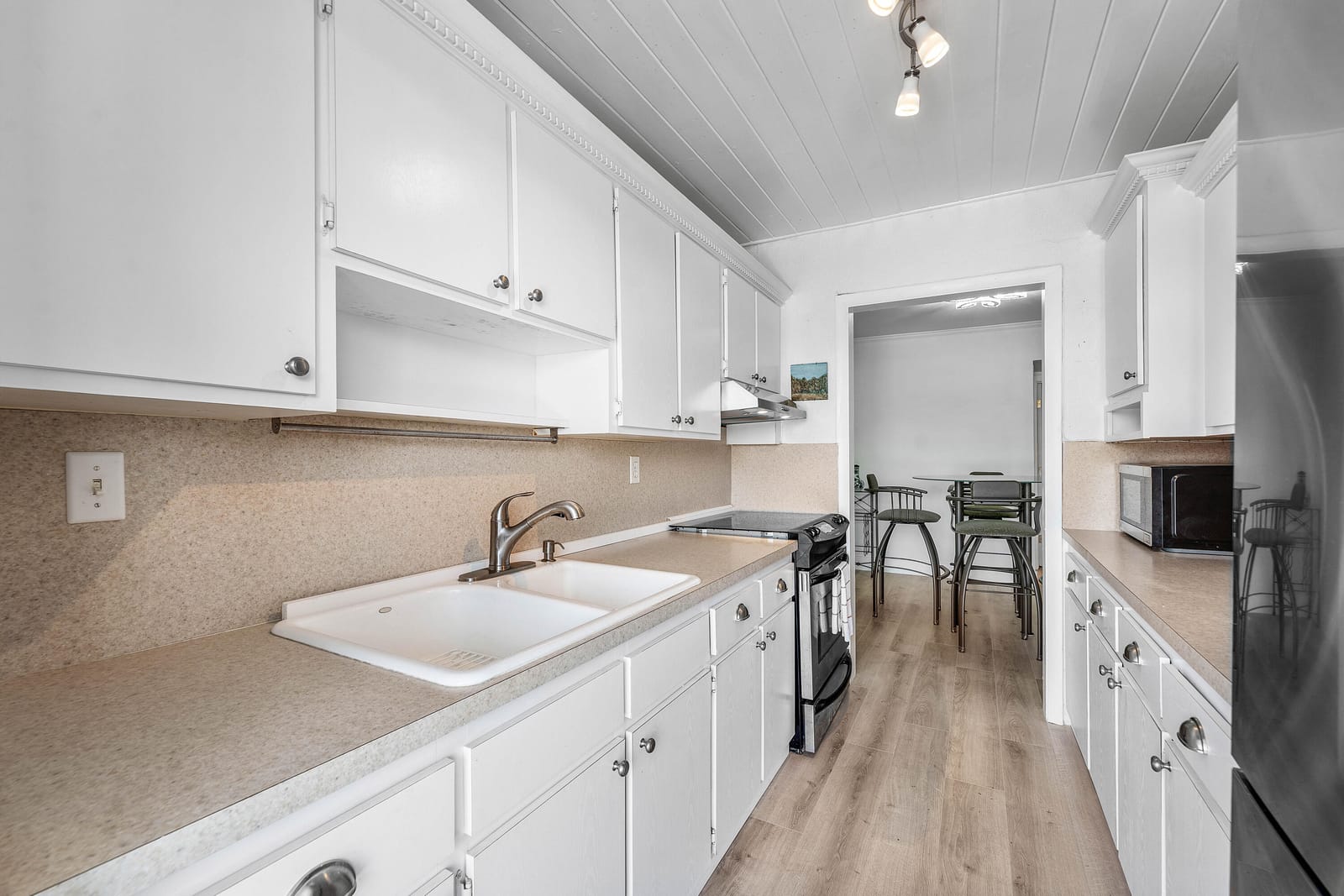 4111 NE 21st Way 204 — photo 10