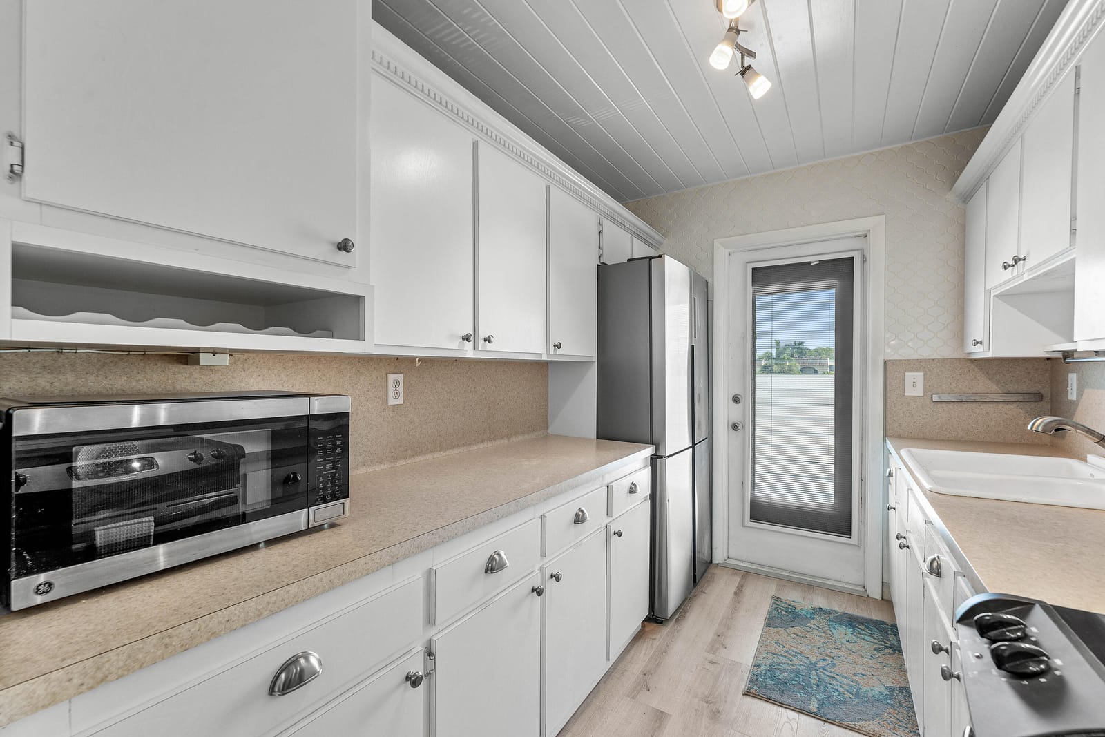4111 NE 21st Way 204 — photo 9