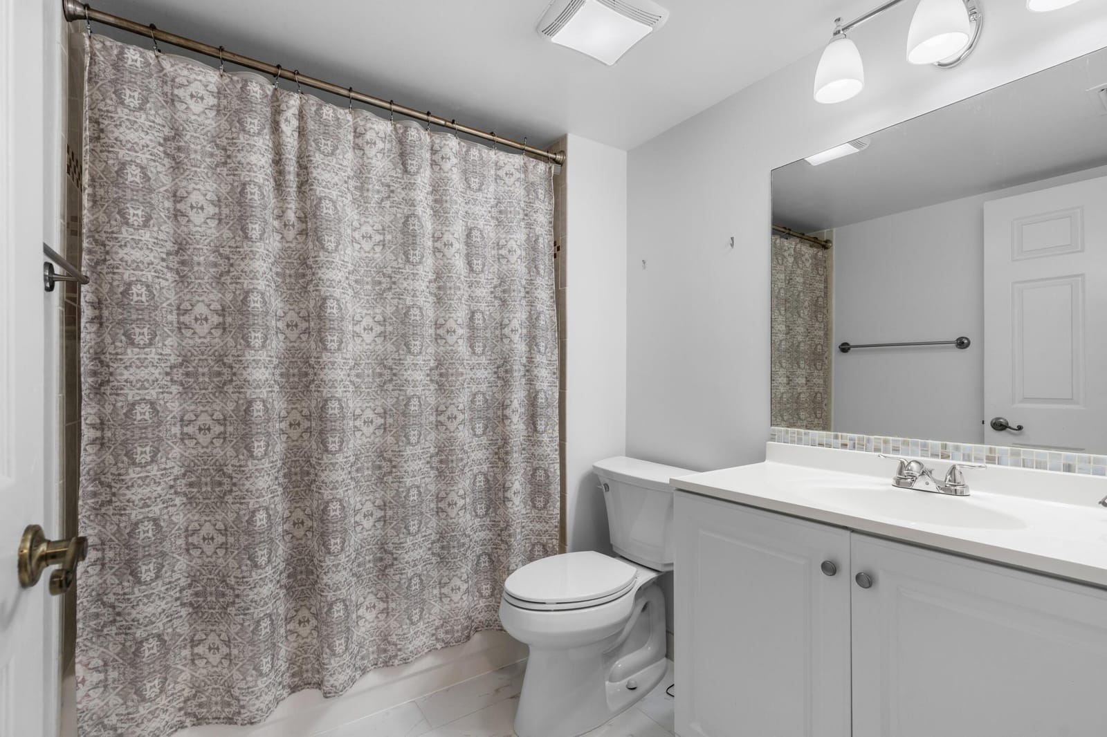 3300 Jaywood Terrace J116 — photo 9