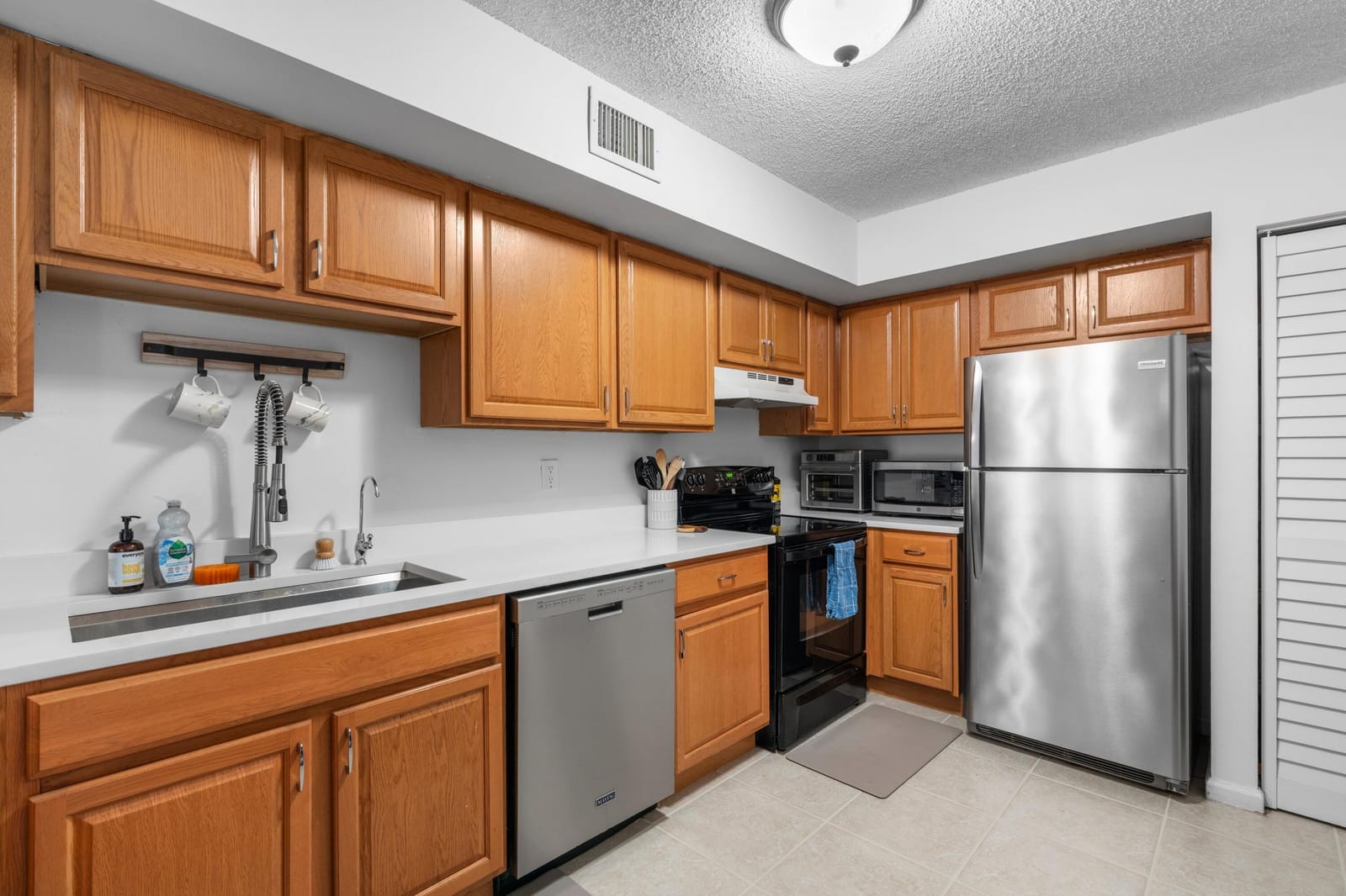3300 Jaywood Terrace J116 — photo 4