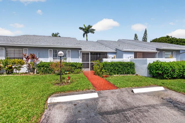 4305 LUCERNE VILLAS Lane, sold in Villas At Lucerne Lakes 2, Lake Worth, FL