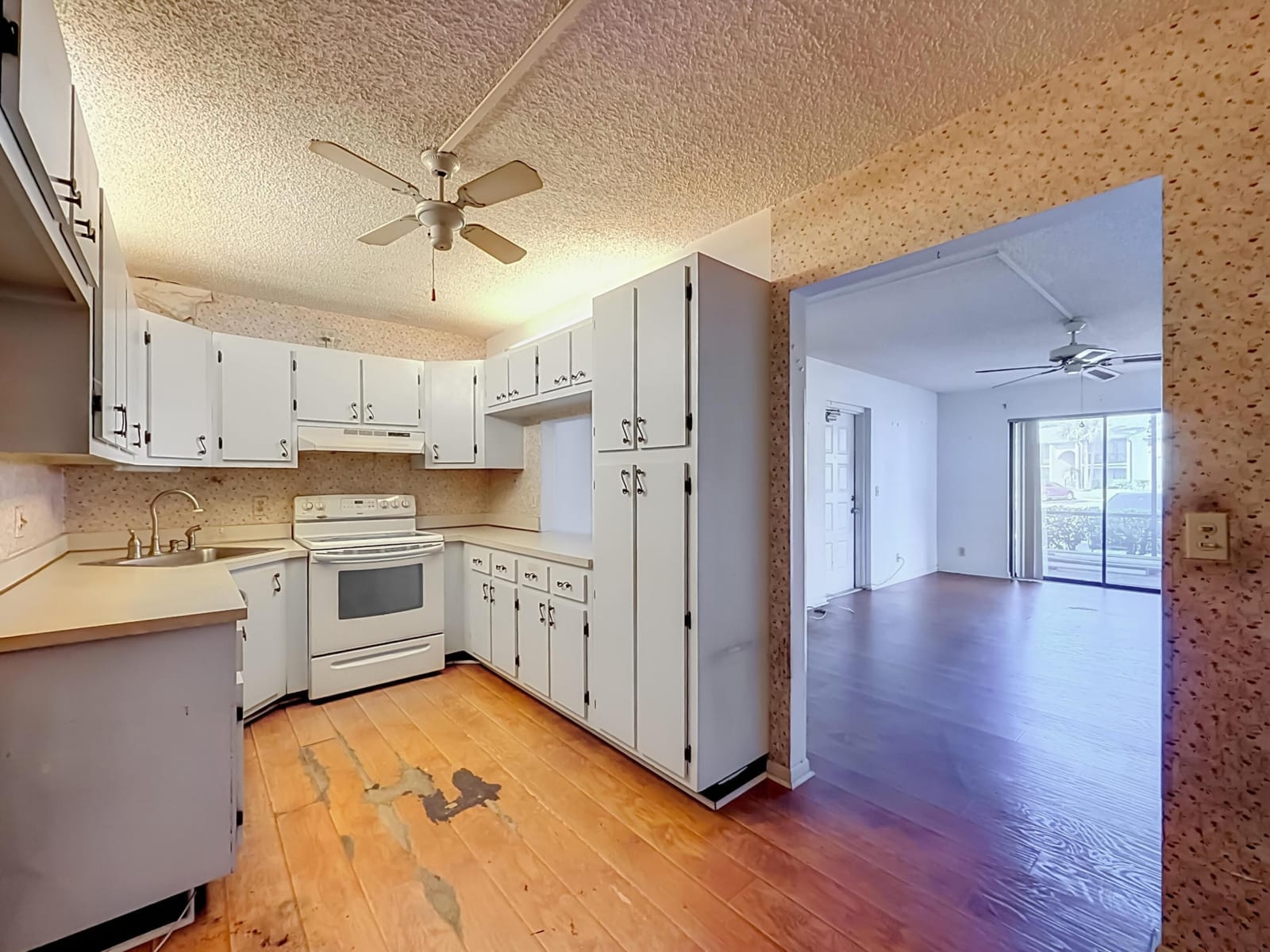 1104 GREEN PINE E1, West Palm Beach, FL 33409 photo 14