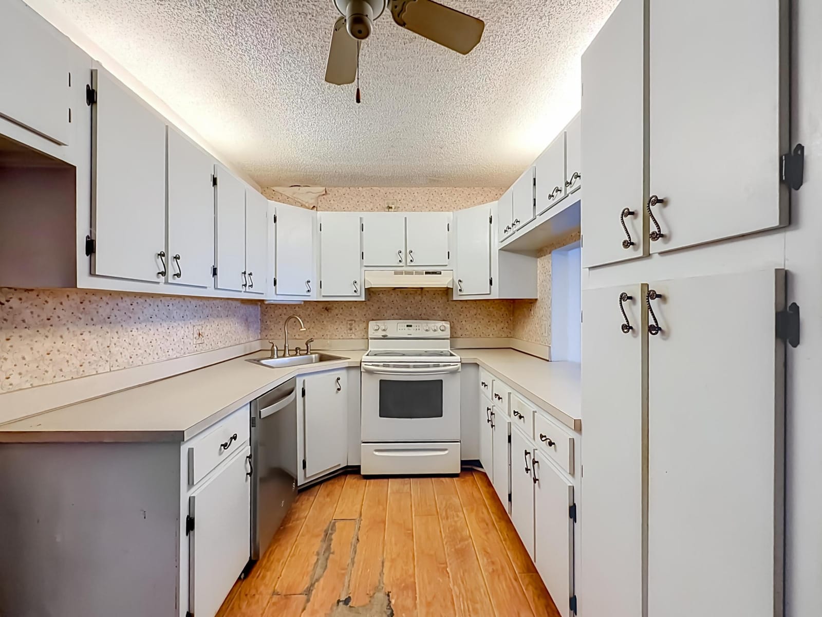 1104 GREEN PINE E1, West Palm Beach, FL 33409 photo 15