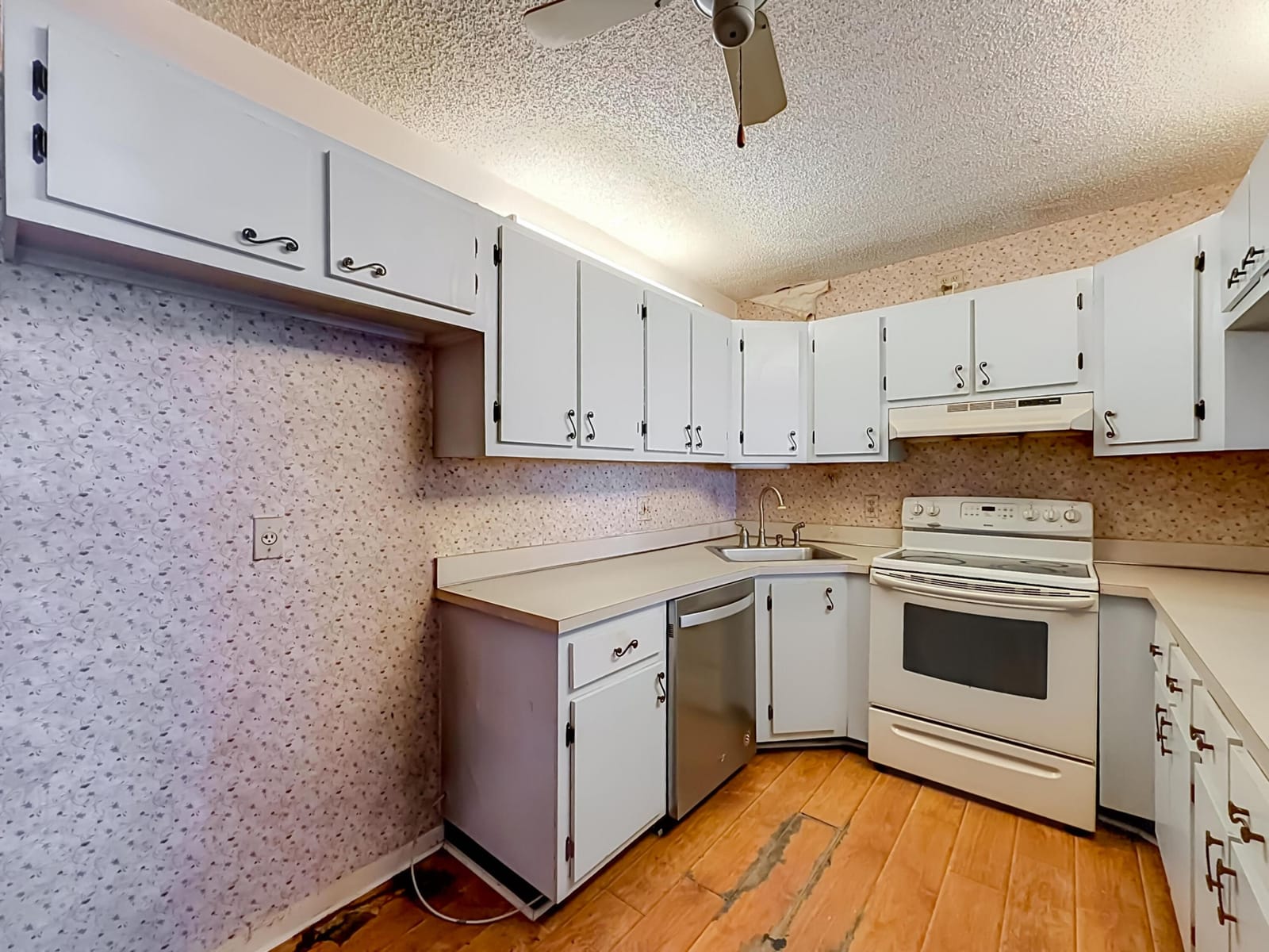 1104 GREEN PINE E1, West Palm Beach, FL 33409 photo 16