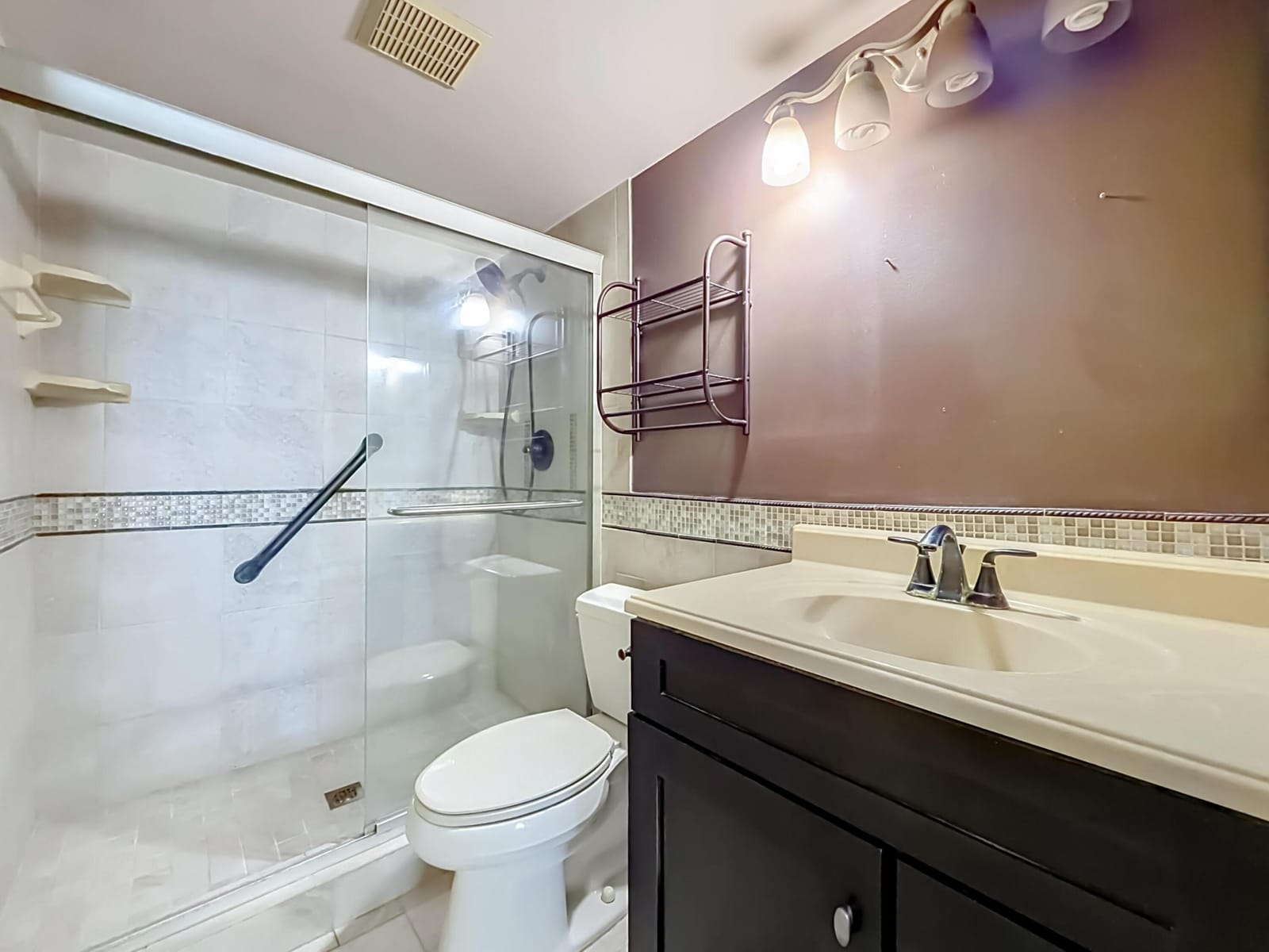 1104 GREEN PINE E1, West Palm Beach, FL 33409 photo 23