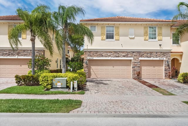 9456 SW MERLIN Court, Stuart, FL 34997