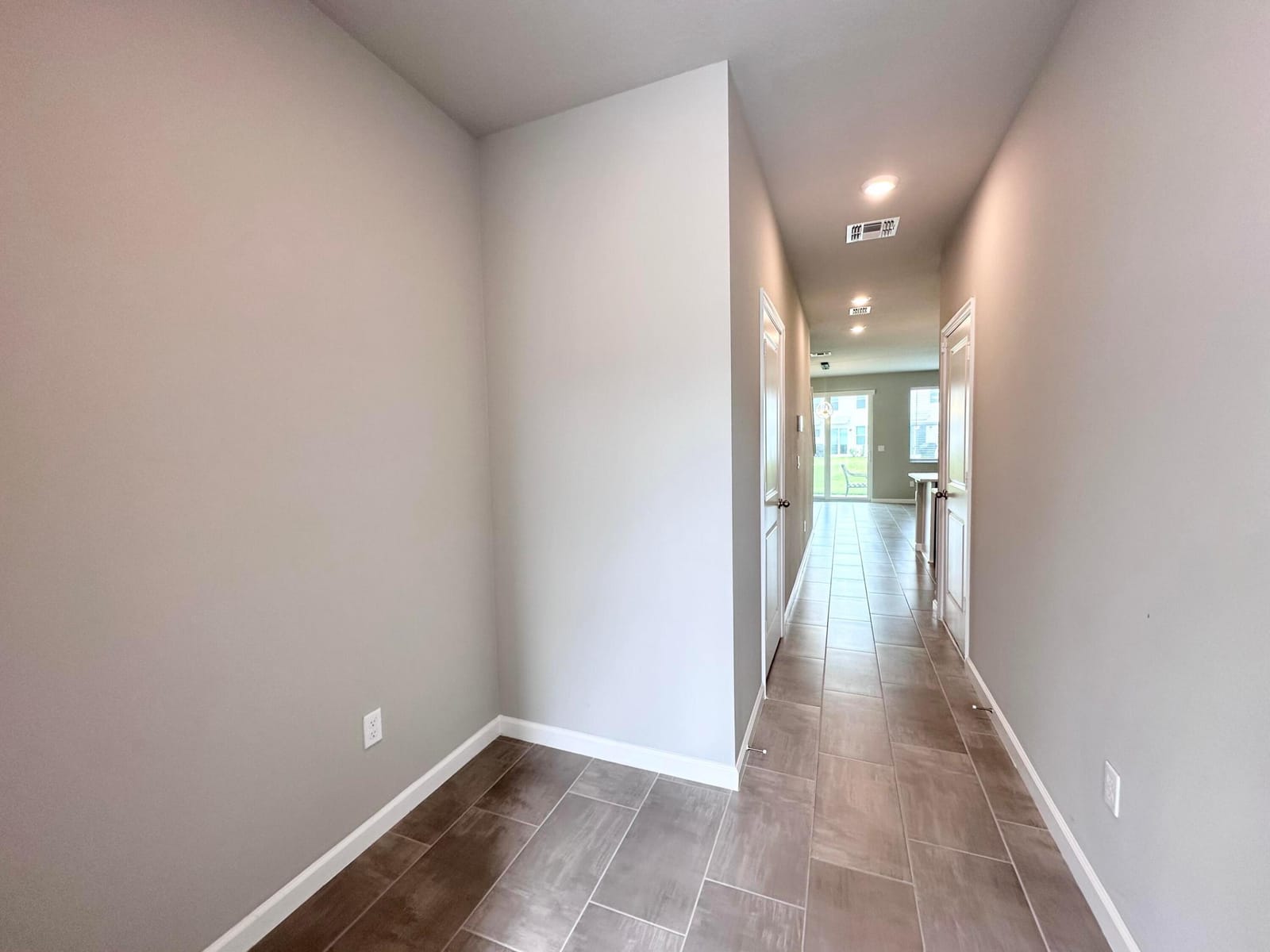 1733 Lindley Street — photo 6