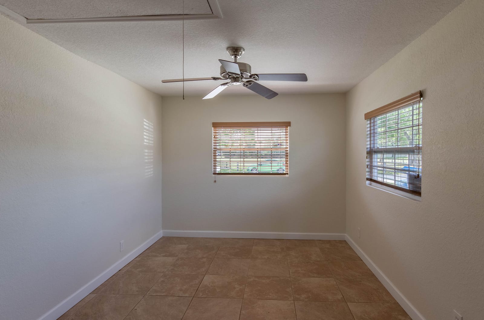 1240 Grandview Circle — photo 4