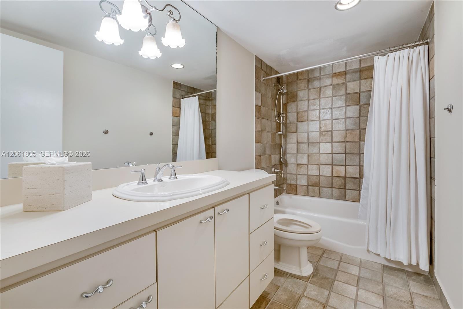 90 Edgewater Drive 501 — photo 2