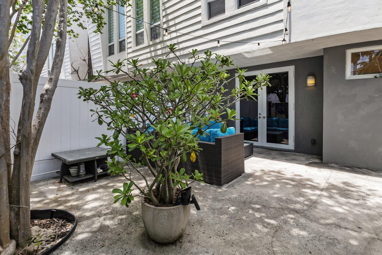 711 SE 16th Court — photo 2