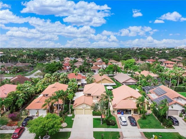 4131 NW 5TH Drive, Villages Of Hillsboro, Deerfield Beach, FL