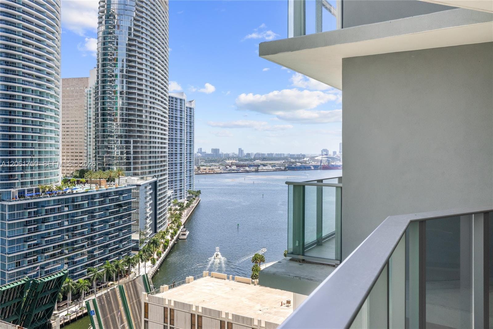77 SE 5th Street 2205, Miami, FL 33131 photo 18