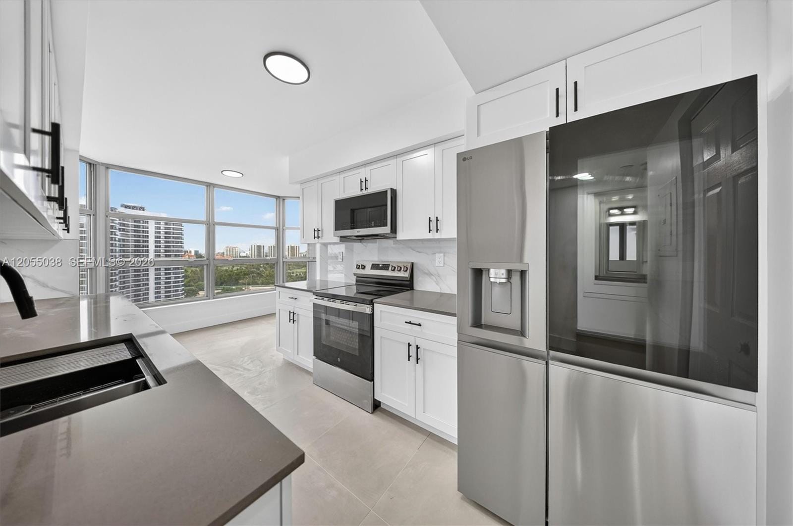 3530 Mystic Pointe Drive 1606, Aventura, FL 33180 photo 2