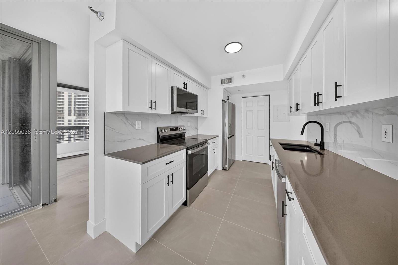 3530 Mystic Pointe Drive 1606, Aventura, FL 33180 photo 6