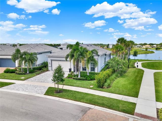 10405 Northbrook Circle, sold in Avenir - Avondale, Palm Beach Gardens, FL