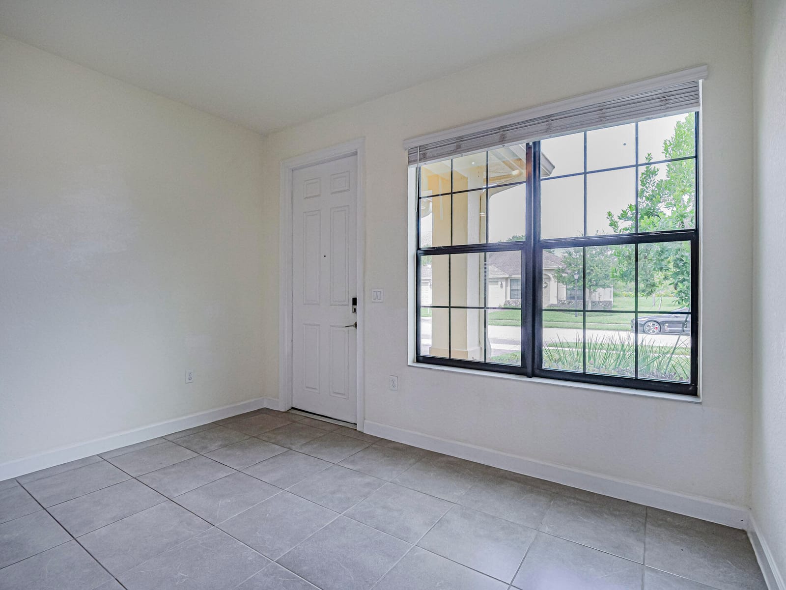 10092 W VILLA Circle — photo 4