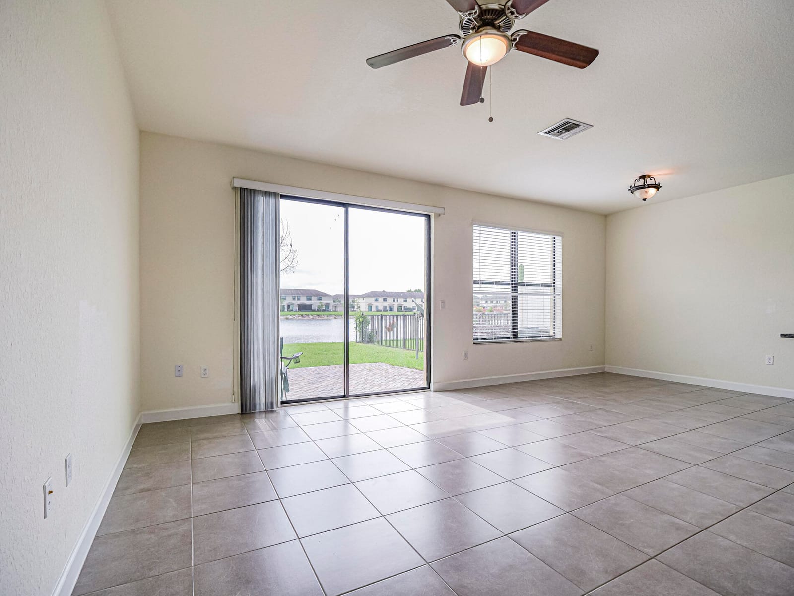 10092 W VILLA Circle — photo 6