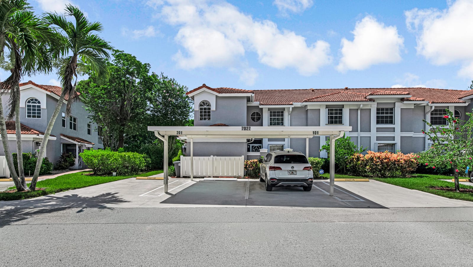 7027 Summer Tree Drive 201 — photo 2