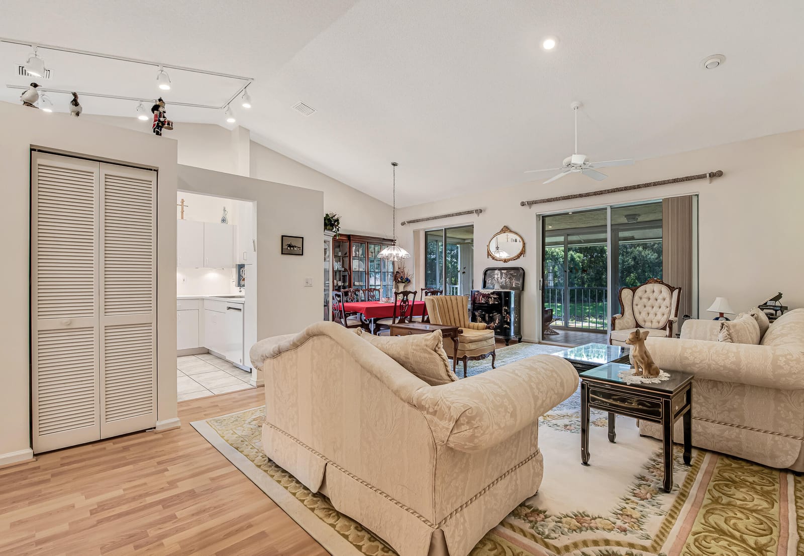 7027 Summer Tree Drive 201 — photo 9