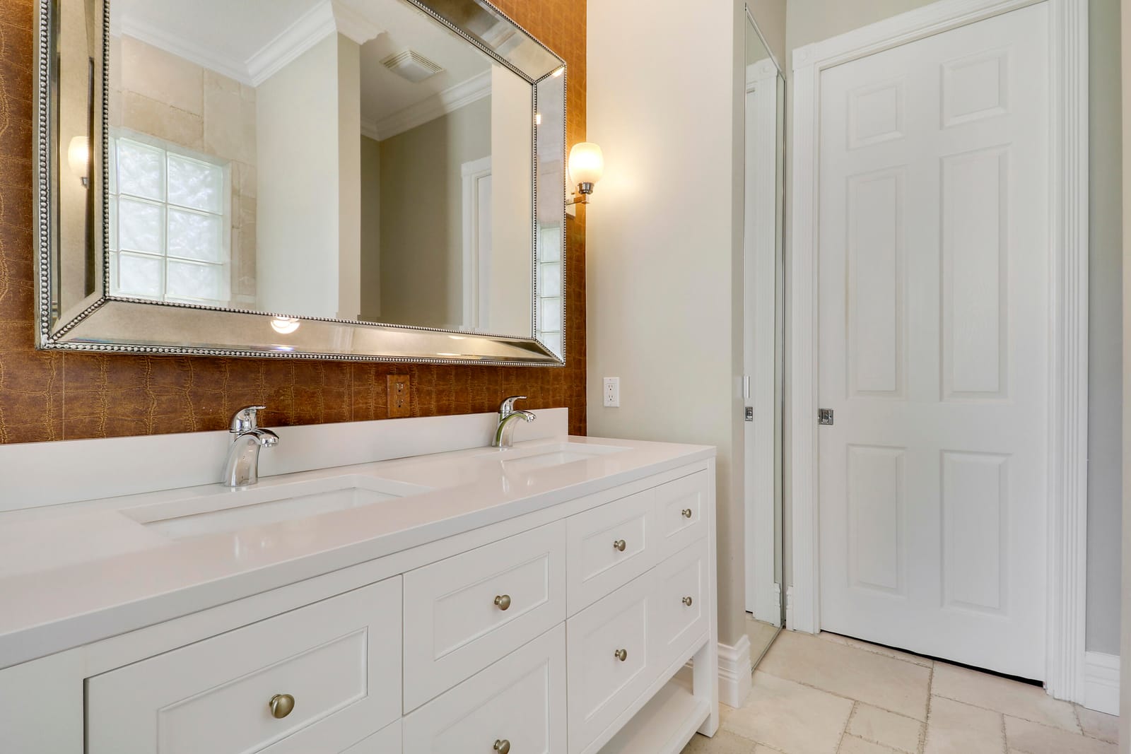 314 CARAVELLE Drive — photo 12