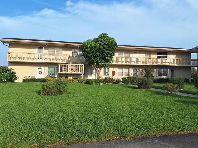 252 BEDFORD J, West Palm Beach, FL 33417