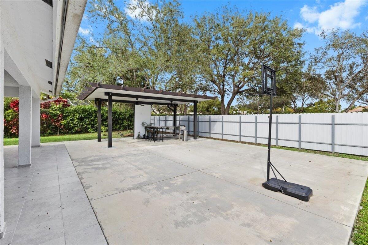 20221 NW 8TH Street — photo 12