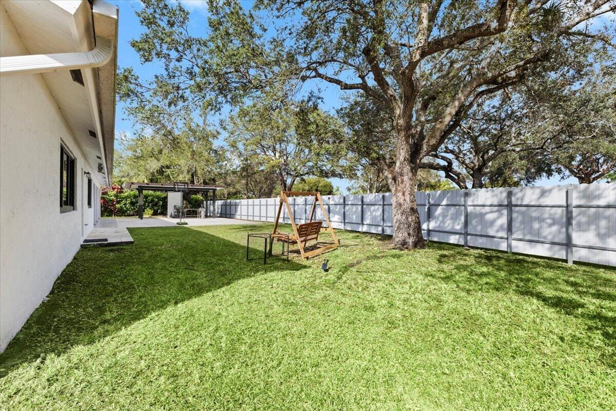 20221 NW 8TH Street — photo 2