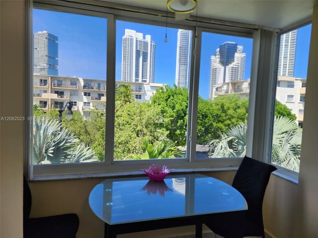 250 180th Drive 301, Sunny Isles Beach, FL 33160