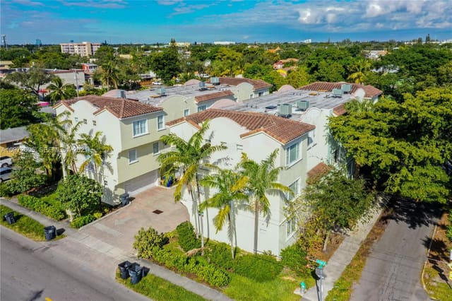 1705 Johnson Street C, sold in ZIP 33020, Hollywood, FL