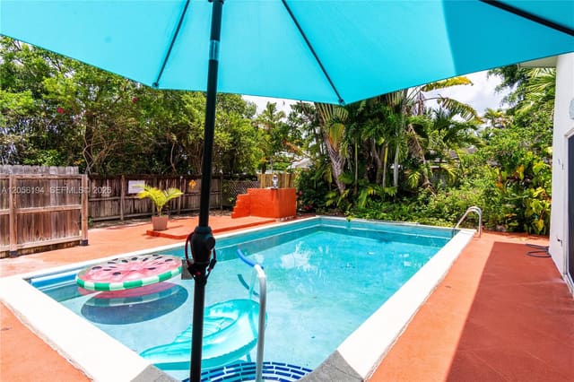 9920 Pan American Drive, Cutler Bay, FL 33189